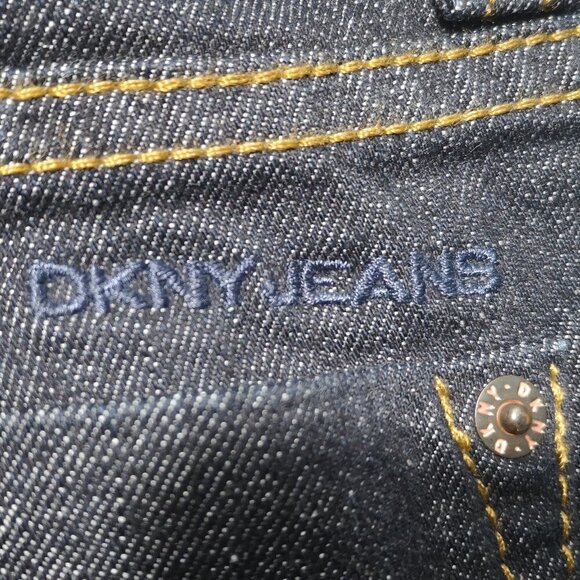 DKNY SOHO Jeans Ladies Size 10S Dark Wash Slight Flare Blue Jeans - Picture 10 of 15